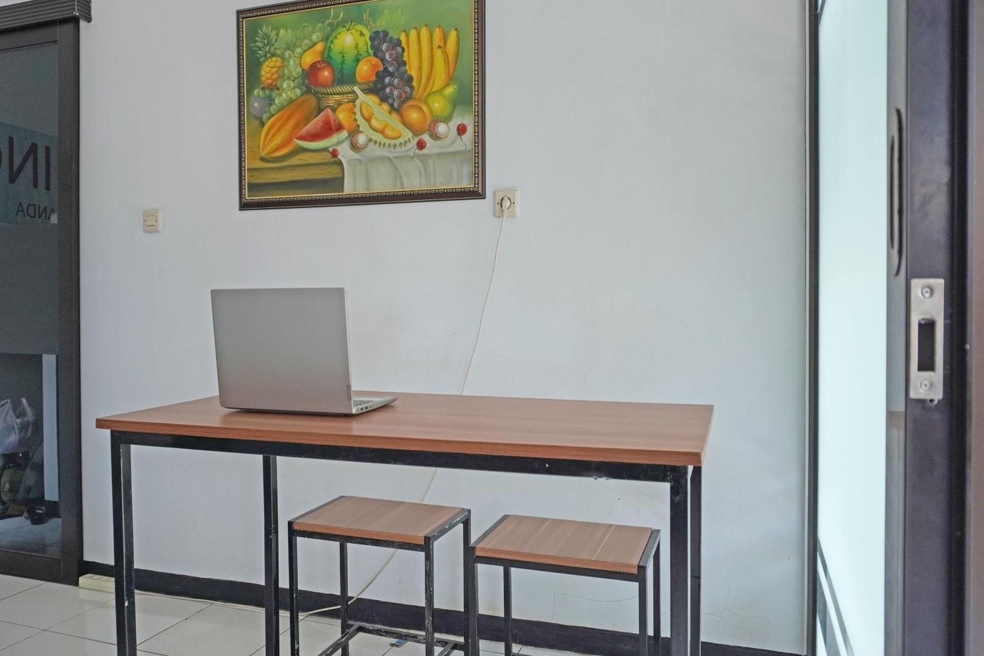 Oyo 91762 Green Home Stay Syariah Purwakarta Bagian luar foto