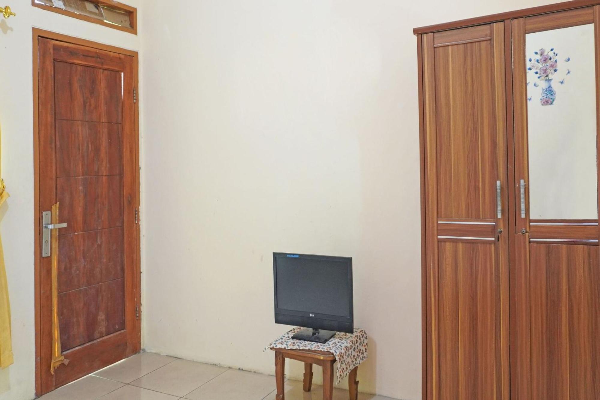 Oyo 91762 Green Home Stay Syariah Purwakarta Bagian luar foto