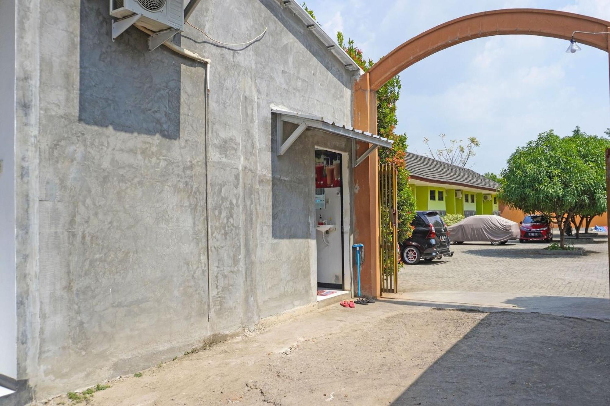 Oyo 91762 Green Home Stay Syariah Purwakarta Bagian luar foto